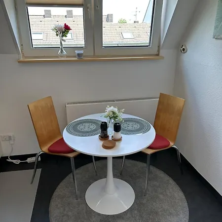 Underground Parking Space, Cozy 1-room Appartement Düsseldorf